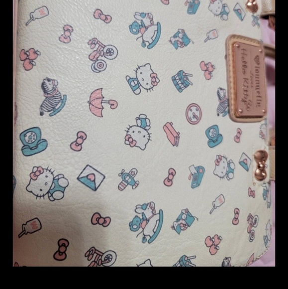 Rare print Hello Kitty loungefly purse - Picture 3 of 12